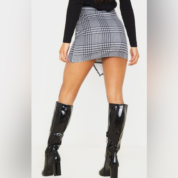PrettyLittleThing Black and White Check Mini Skirt - Picture 3 of 8